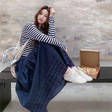 韩版简约藏青条纹上衣女初秋减龄牛仔半身裙高腰遮胯大摆两件套装，女装套装/套裙，维壹