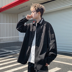 黑色