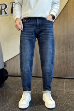 2026春季新款加厚抓毛牛仔裤男士修身小脚裤高品质长裤901N32P68，男装牛仔裤，星座901