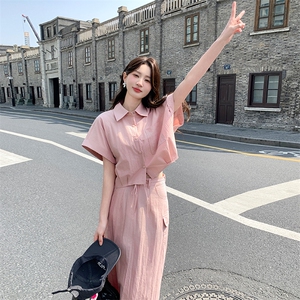 韩系粉色工装套装女夏2024新款冷淡风盐系套装裙两件套御姐炸街图片
