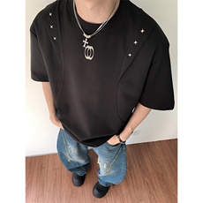 黑色