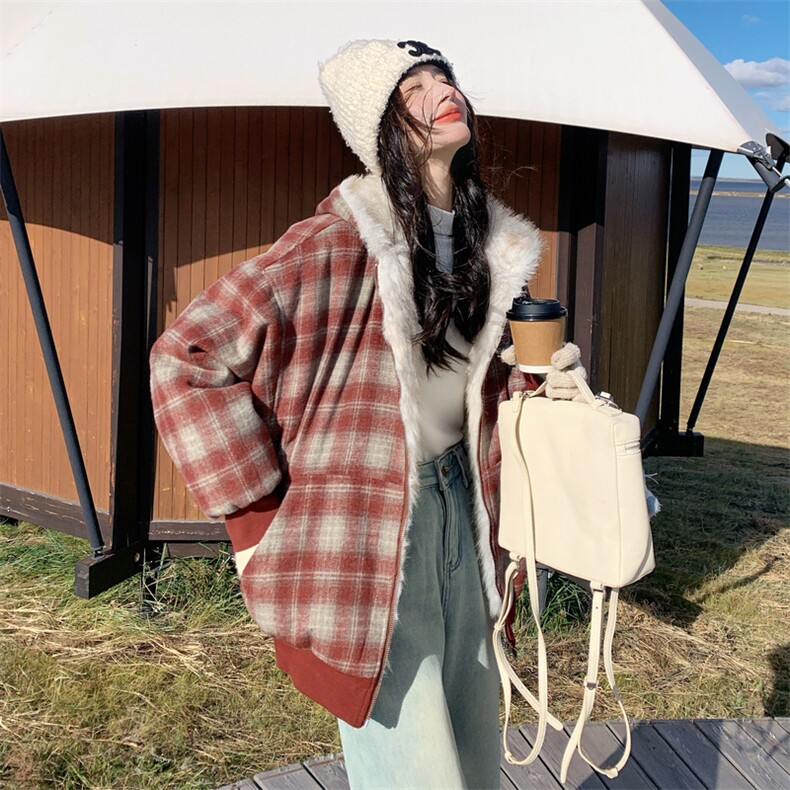 红色格纹两面穿连帽羊羔毛外套女冬韩系小个子加绒加厚皮毛一体,女装毛呢外套,2B188