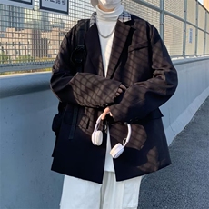 黑色