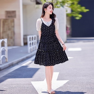 甜美减龄显瘦小个子碎花裙女夏新款轻薄a字裙泡泡袖假两件连衣裙图片