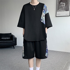 黑色