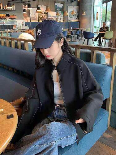 秋季新款空气层外套图片