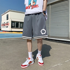 灰色