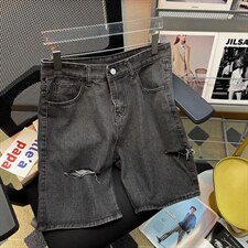 黑色