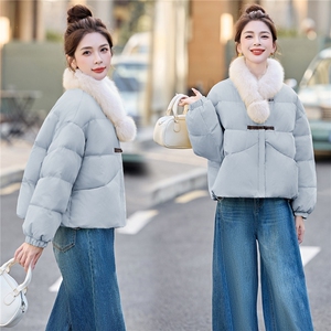 新款冬季可拆卸真狐狸毛围脖羽绒服2025年冬季时尚潮流图片