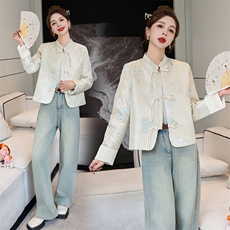 新中式国风外套女春秋2025新款高端洋气时尚刺绣缎面盘扣立领上衣，女装短外套，伊仟回