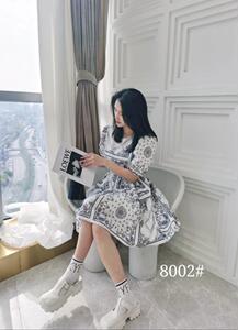 韩版收腰碎花小清新连衣裙图片