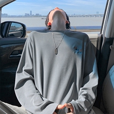 灰色