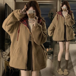 C926-P125 冬季羊羔毛拼格子连帽防寒服外套宽松加厚保暖开衫外套图片