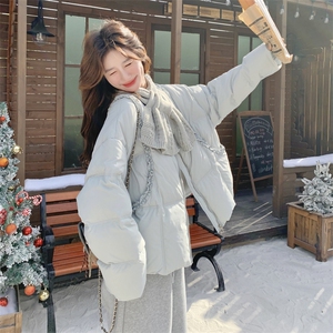 现货  木耳边拼接羽绒服配围巾 2C117-1822P275K398图片