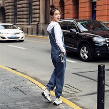 时尚牛仔背带裤女春季新款显瘦百搭休闲裤，女装休闲裤，秋水欣儿