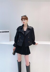 百搭不挑人的小短款风衣来啦 搭皮带质感绝绝子 ！图片