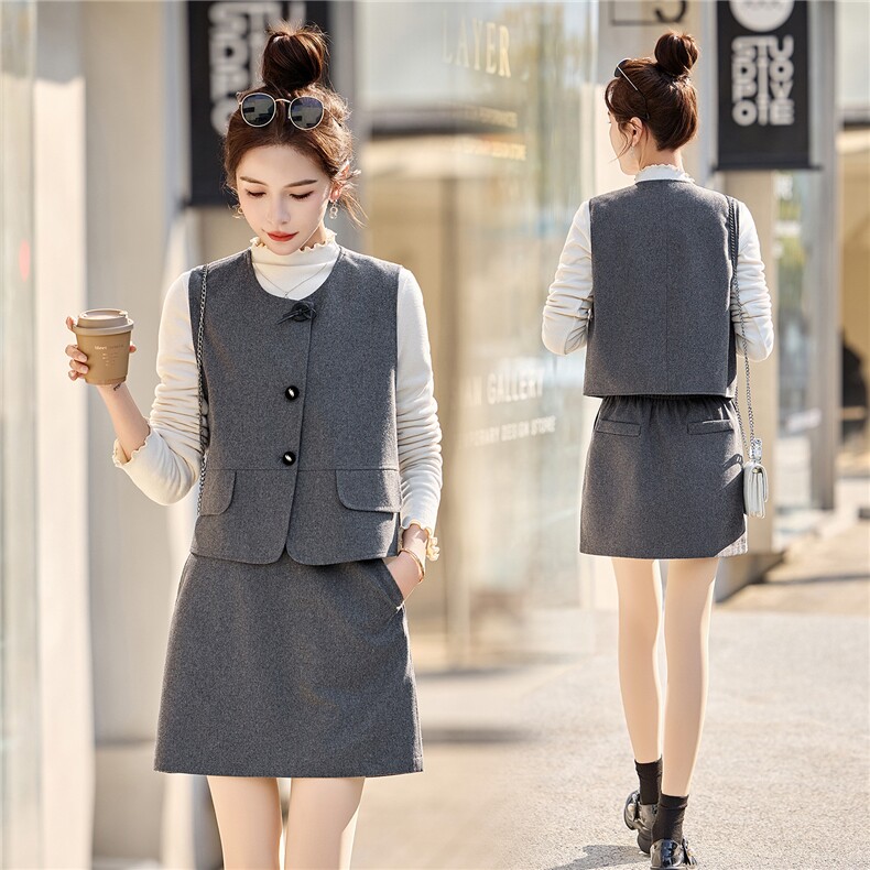 含羊毛套装2026新款女春季小个子富家千金打底衫马甲短裙三件套，女装套装/套裙，流量+