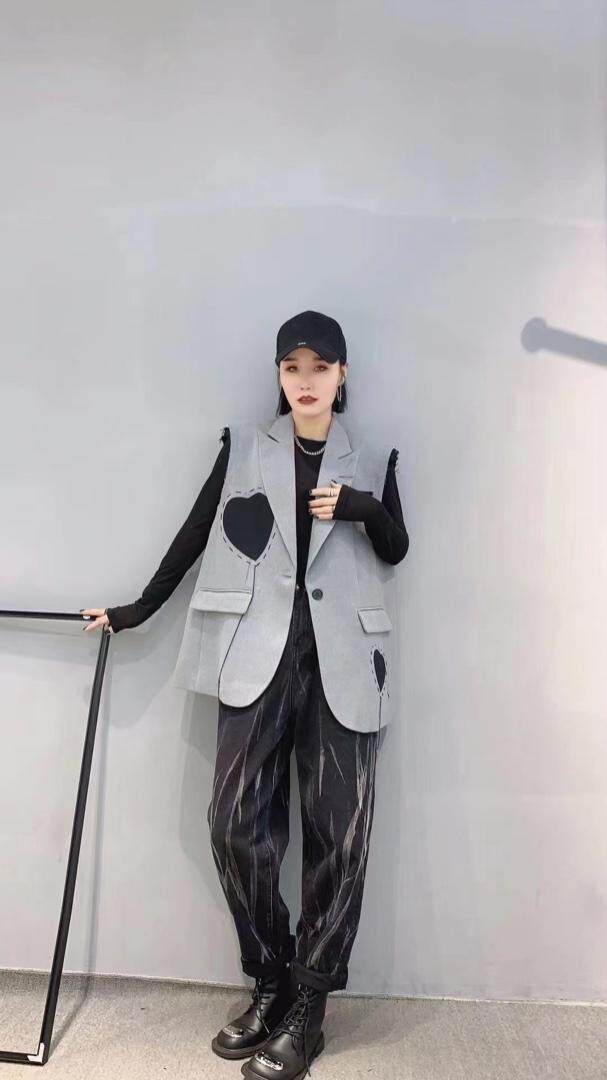 欧洲站欧货潮西装马甲女2021新款宽松百搭气质，女装西装，南门村口 8090