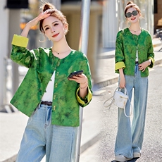 2025早春新中式印花粉色缎面短外套女复古设计感小众减龄上衣，女装短外套，众宇琦