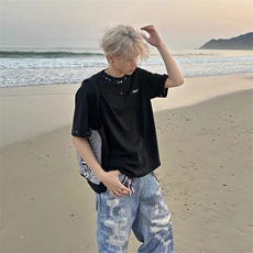 黑色