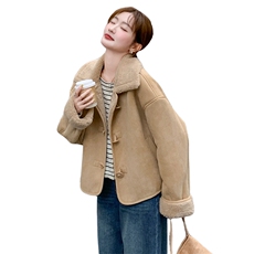 2024年冬季新款宽松气质休闲保暖短款羊羔毛翻领皮毛一体外套，女装羊羔毛/颗粒绒，流量+