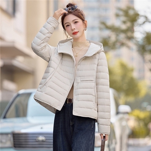 新标90白鸭绒连帽羽绒服女短款排骨条轻薄保暖休闲宽松外套上衣图片