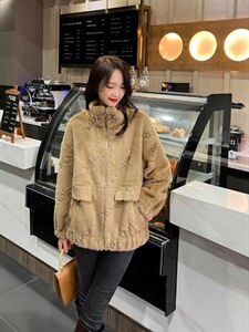 冬季皮毛一体图片