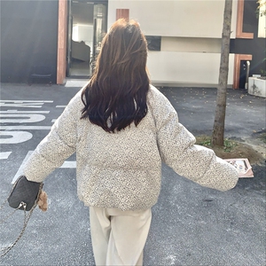 撞色短款小香风碎花羽绒服2025新款女冬独特漂亮毛绒领派克服外套图片