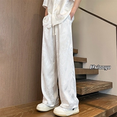 奶白色