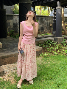 粉色上衣碎花半身裙套装女2025夏季新款氛围感穿搭超仙减龄两件套图片