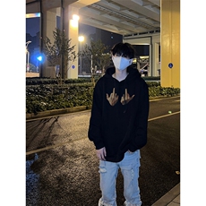 黑色
