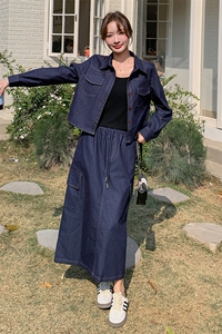 深蓝色时尚牛仔套装裙女2025春季新款学院风减龄衬衫半身裙三件套图片