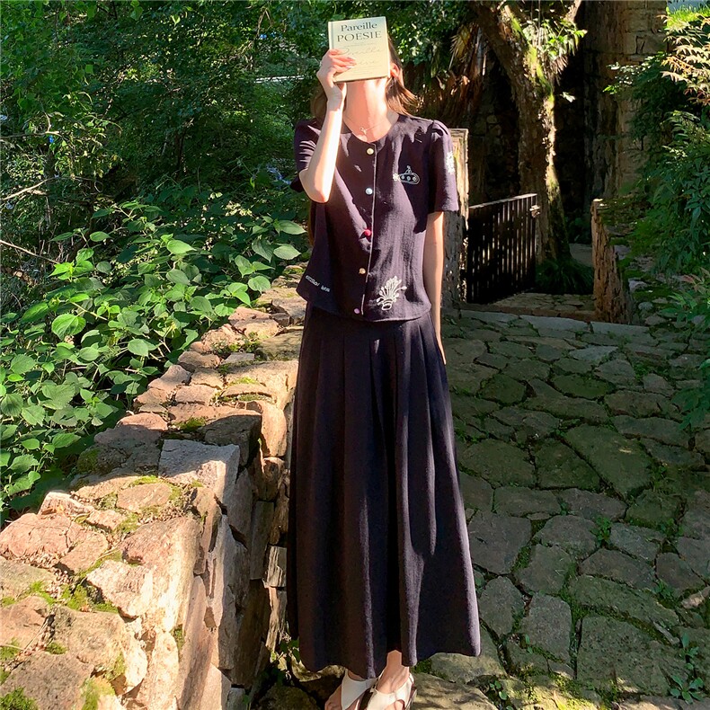 时尚休闲两件套裙女刺绣甜美风上衣百褶半裙套装女,女装套装/套裙,水衣源