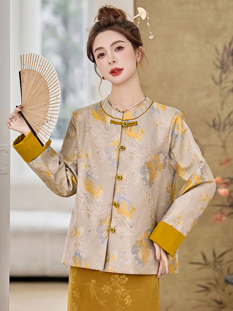 闺舍2025春季新款新中式国风宋锦金线提花真丝盘扣外套女立领撞色,女装短外套,衣之秀