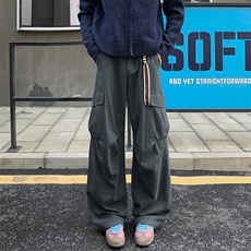 深灰色