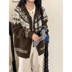 抖音得物 秋冬新款开衫毛衣美式复古休闲慵懒风V领针织衫男外套潮图片