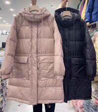 现货长款面包羽绒服黑米粉三色两码，女装羽绒服，魅力布梵
