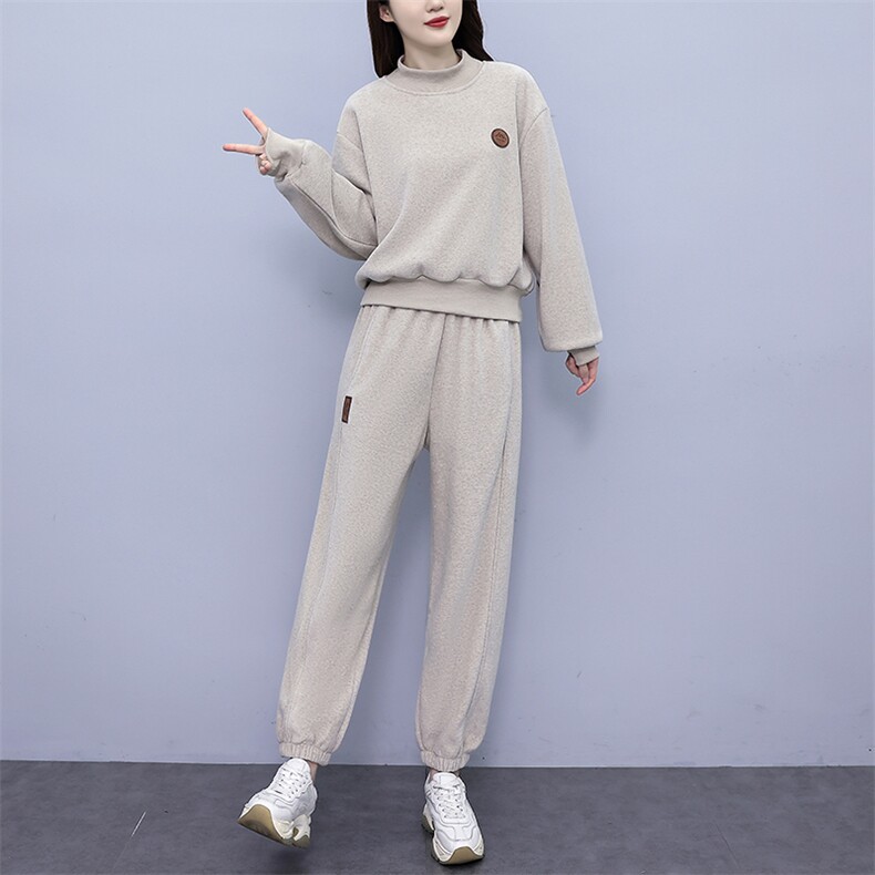 2024新款秋冬半高领加绒加厚时尚套装,女装运动套装,凯瑟曼