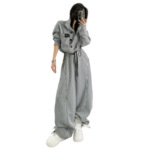 个性简约时尚休闲套装女春洋气减龄条纹拼接立领卫衣阔腿裤两件套图片
