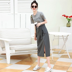 现货2024夏季新款韩版显瘦减龄短袖T洋气百搭开叉半身裙两件套，女装套装/套裙，火爆靓佳人