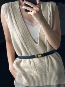 时尚百搭女士秋冬麻花辫绞花V领马甲无扣简约休闲针织背心图片