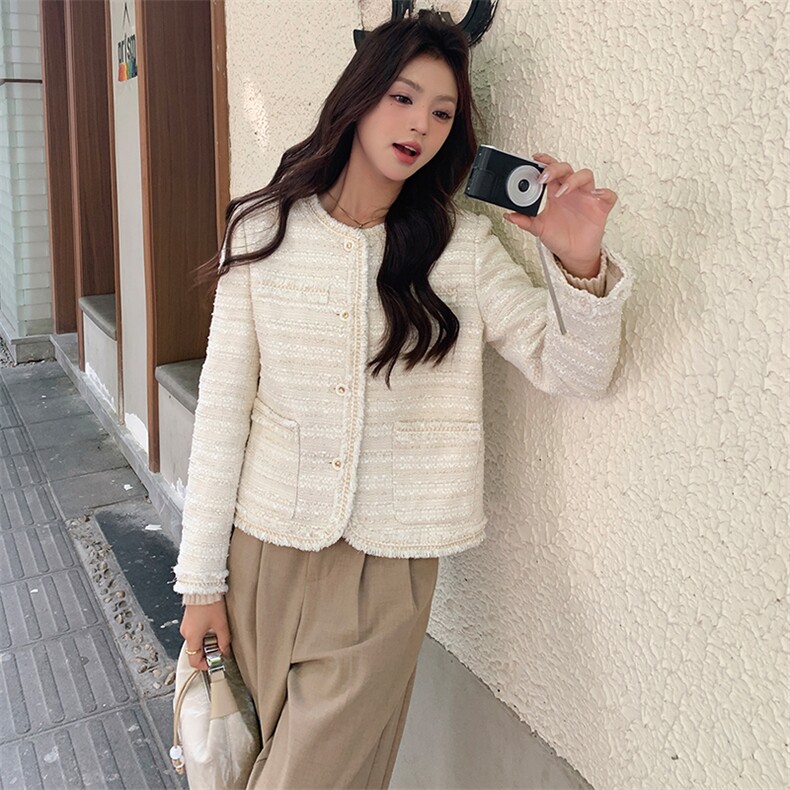 米白色小香风外套女秋季高级感小个子轻熟风御姐大方得体上衣流行，女装短外套，天使之佳话