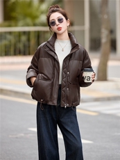 pu皮短款羽绒服女冬季2025新款小个子今年流行款加厚保暖外套立领，女装羽绒服，依万里