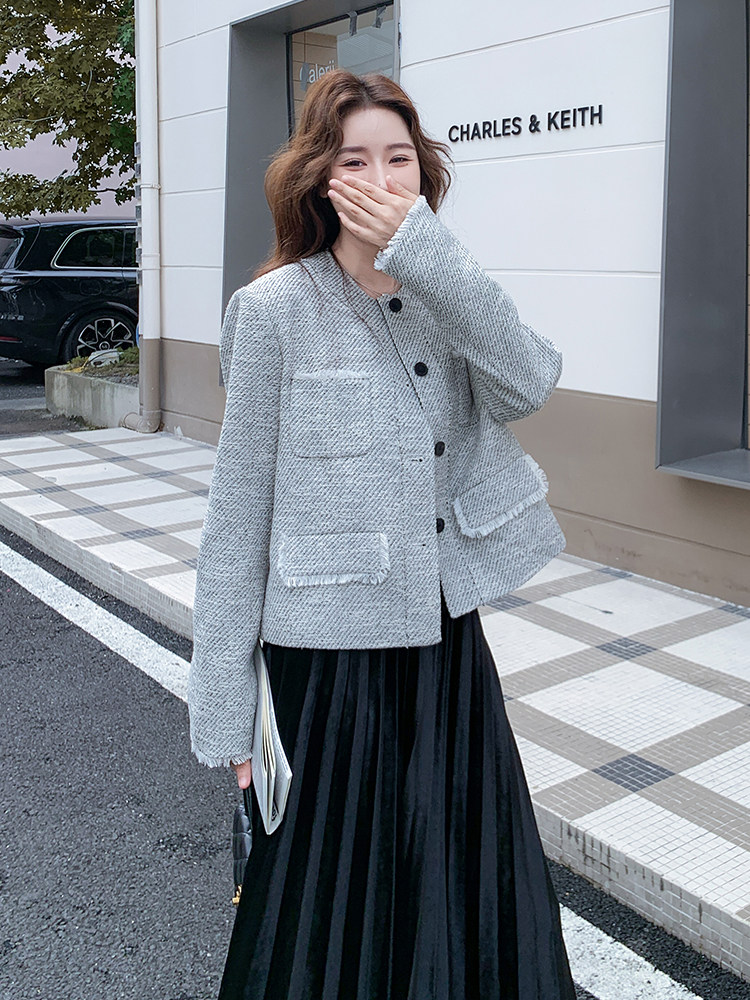 灰色小香风外套女秋季2025新款独特漂亮富家千金气质减龄短款上衣,女装短外套,2D034