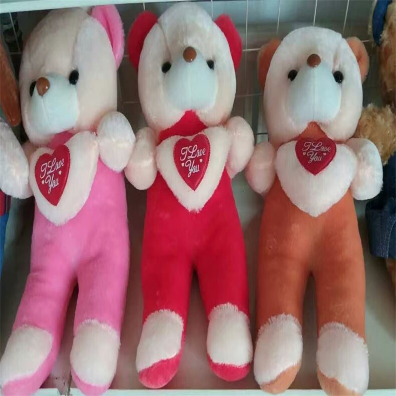 抱心立熊，玉文毛绒玩具