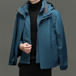 男士户外三合一冲锋衣两件套保暖加厚运动服可托卸内胆秋冬男外套图片