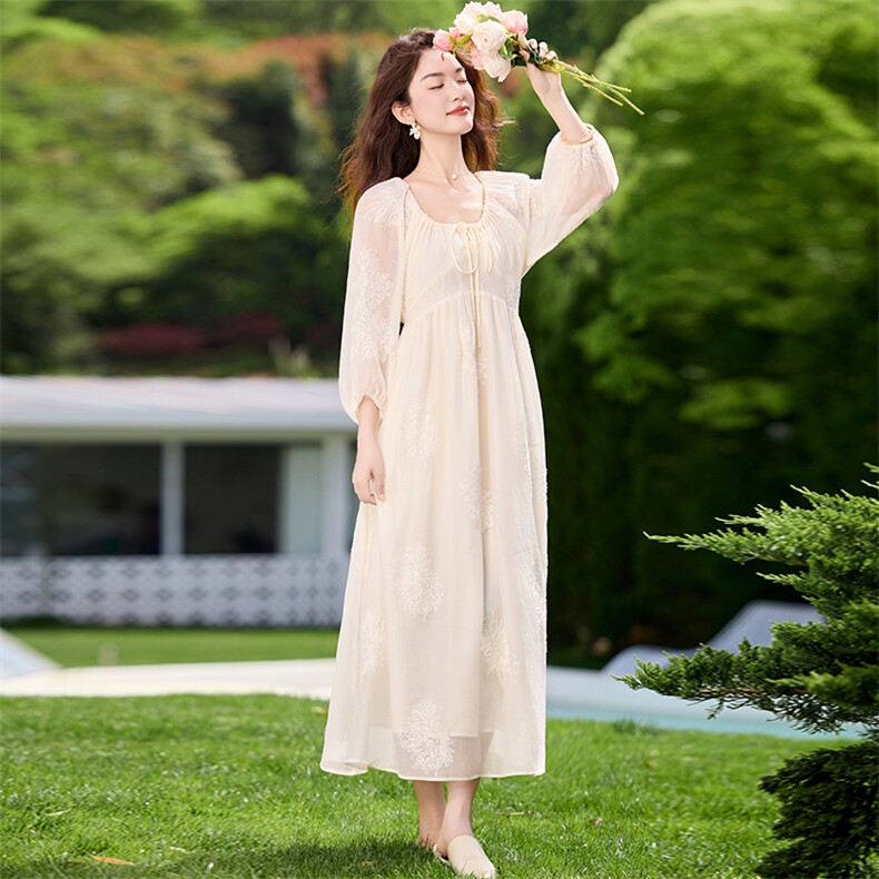 韩系元气女孩初恋氛围感重工刺绣大裙摆显瘦温柔风假日出片仙女裙，女装连衣裙，宝儿家