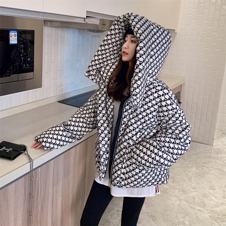 爱心印花羽绒服女短款2023冬季新款小个子连帽休闲加厚白鸭绒外套,女装羽绒服,辉之琳