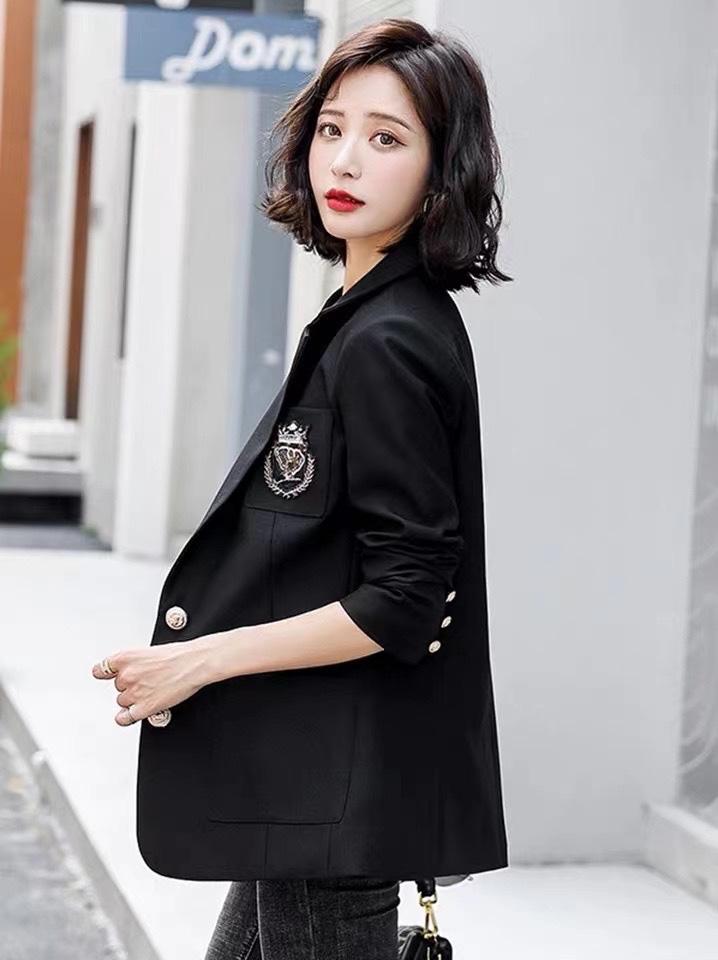 2021秋季新款时尚气质长袖双口袋贴标刺锈学院风西装外套,女装西装,L·H·X