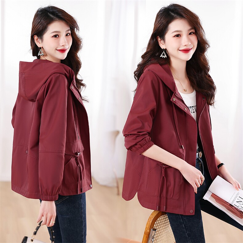 连帽风衣女短款2025春秋新款休闲宽松中年妈妈外套大码中老年夹克，女装风衣，简韵佳